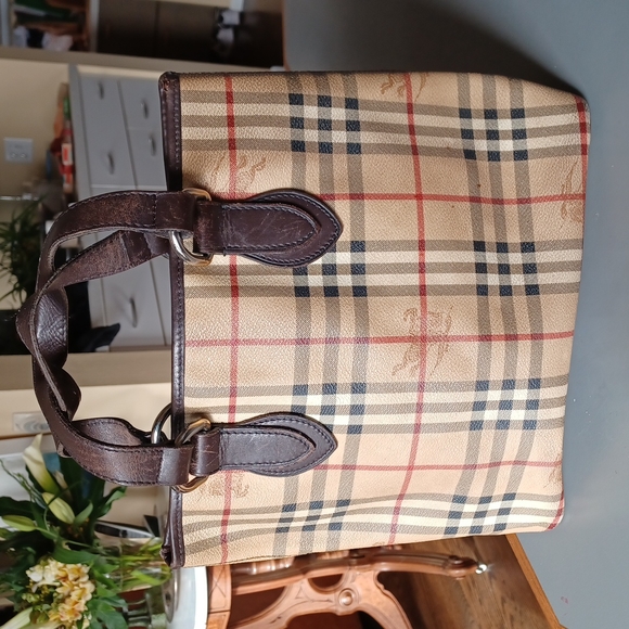 Authentic Burberry satchel - Picture 3 of 6